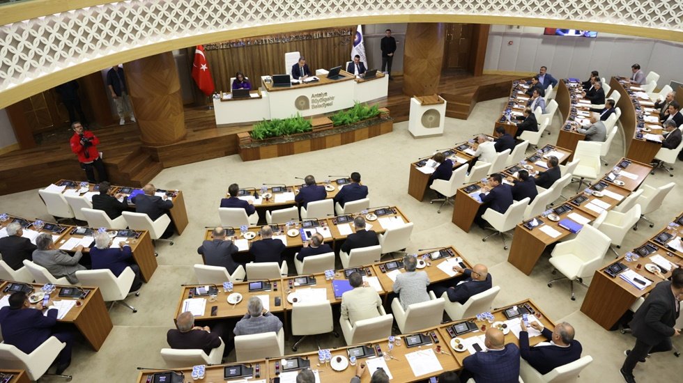 Antalya B&uuml;y&uuml;kşehir Meclisi&rsquo;nden ter&ouml;re ortak tepki