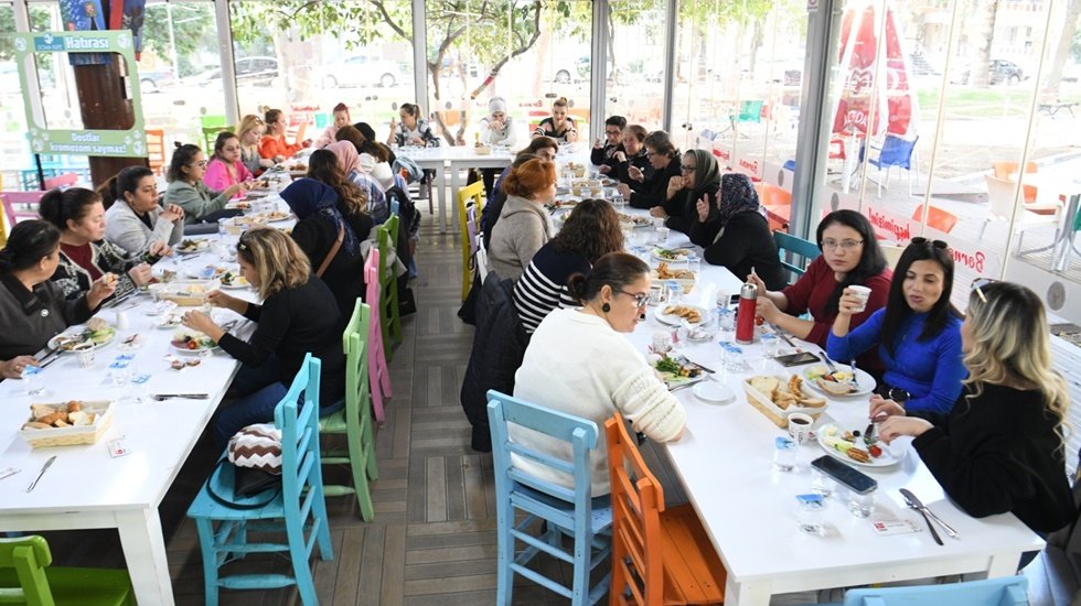 Bornova Belediyesi&rsquo;nden toplumsal cinsiyet eşitliği eğitimi