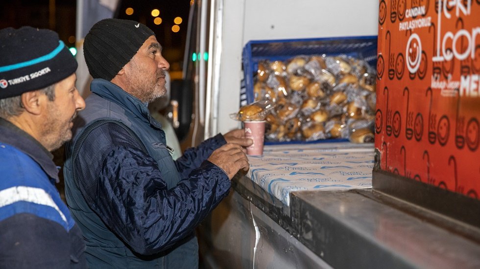 &lsquo;1 Ekmek 1 &Ccedil;orba&rsquo; 1 milyonu aşkın yurttaşa ulaştı