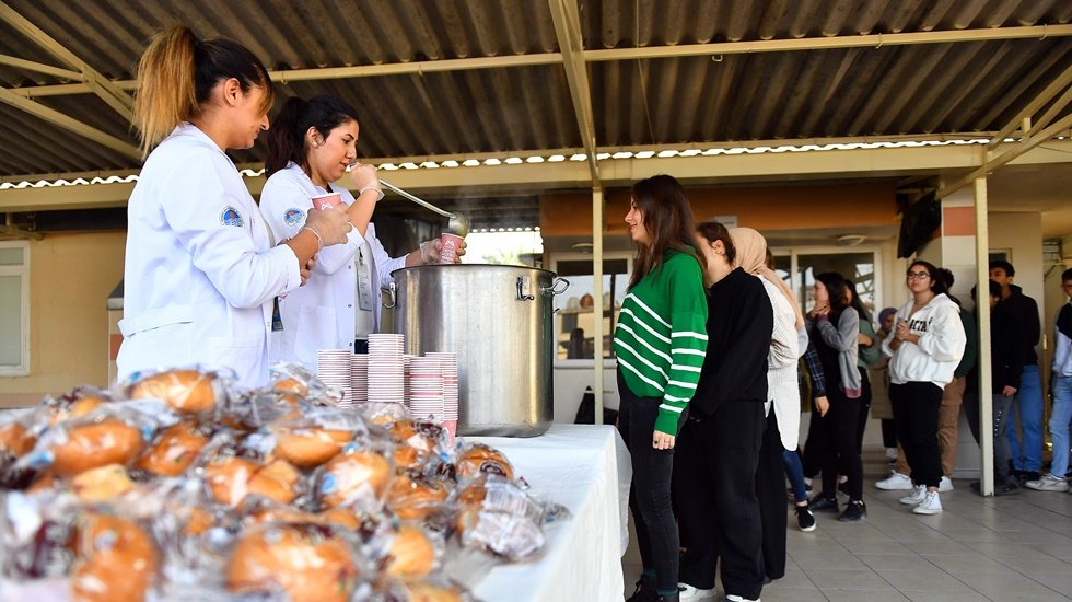 B&uuml;y&uuml;kşehir&rsquo;den YKS &ouml;ğrencilerine &lsquo;1 Ekmek 1 &Ccedil;orba&rsquo; hizmeti
