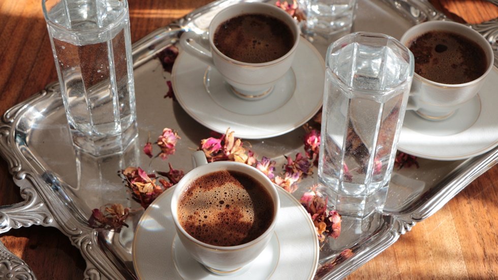Çay ve kahveyi abartmayın! Ardından mutlaka 1 bardak su için!