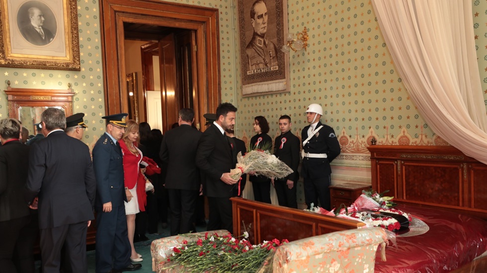 https://yenisoluk.com/uploads/2022/11/dolmabahce