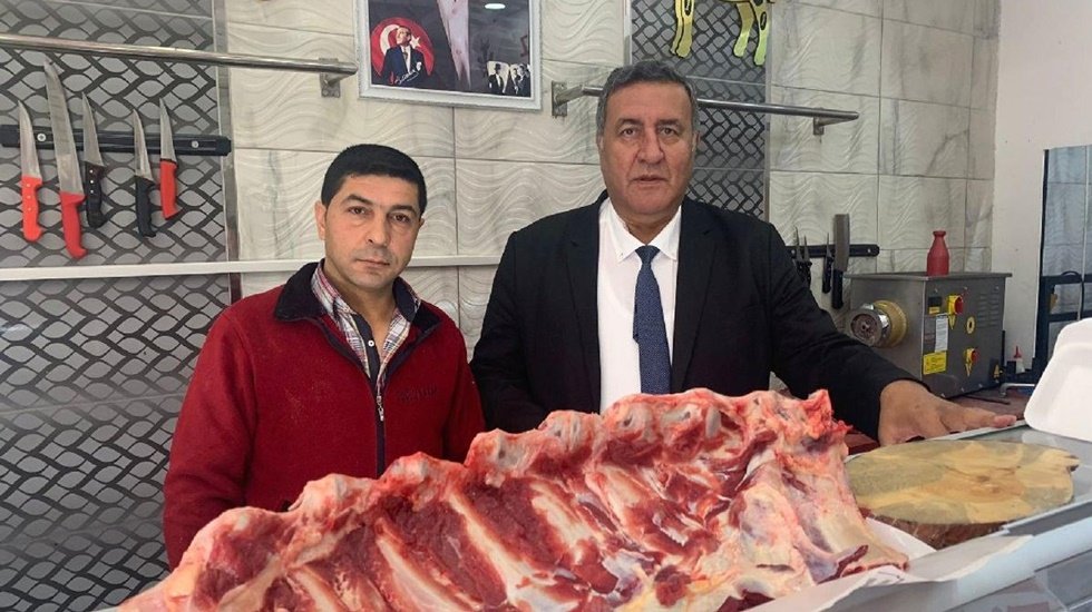 Emekli yurttaş: &ldquo;Kasabın, manavın &ouml;n&uuml;nden ge&ccedil;emiyoruz. Pazara da &ccedil;ıkamaz olduk&rdquo;
