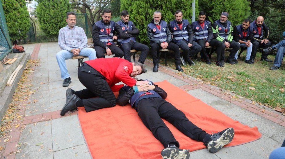 Tüm İstanbullular afet gönüllüsü olmaya davetlisiniz