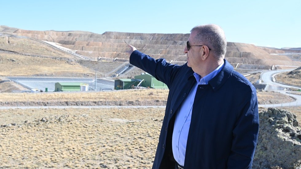 &Uuml;mit &Ouml;zdağ: Kanadalı bu firmayla, Kanada halkı &ouml;n&uuml;nde hesaplaşacağız!