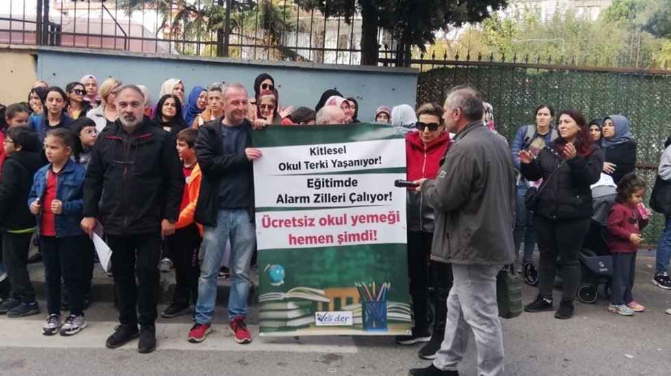 Veli-Der: &ldquo;En az iki &ccedil;ocuğumuzdan biri a&ccedil;lıkla karşı karşıya&rdquo;