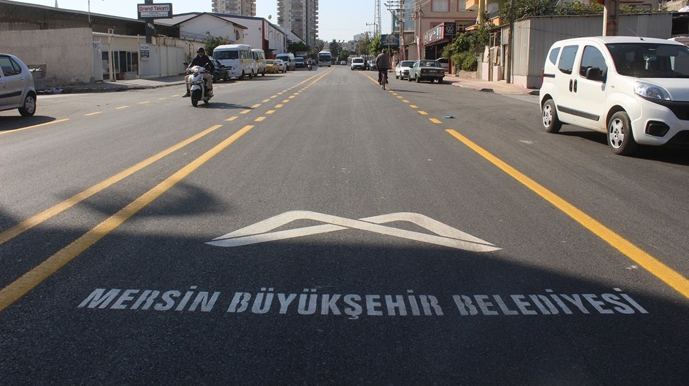 Yollar yenileniyor, ulaşım standardı y&uuml;kseliyor