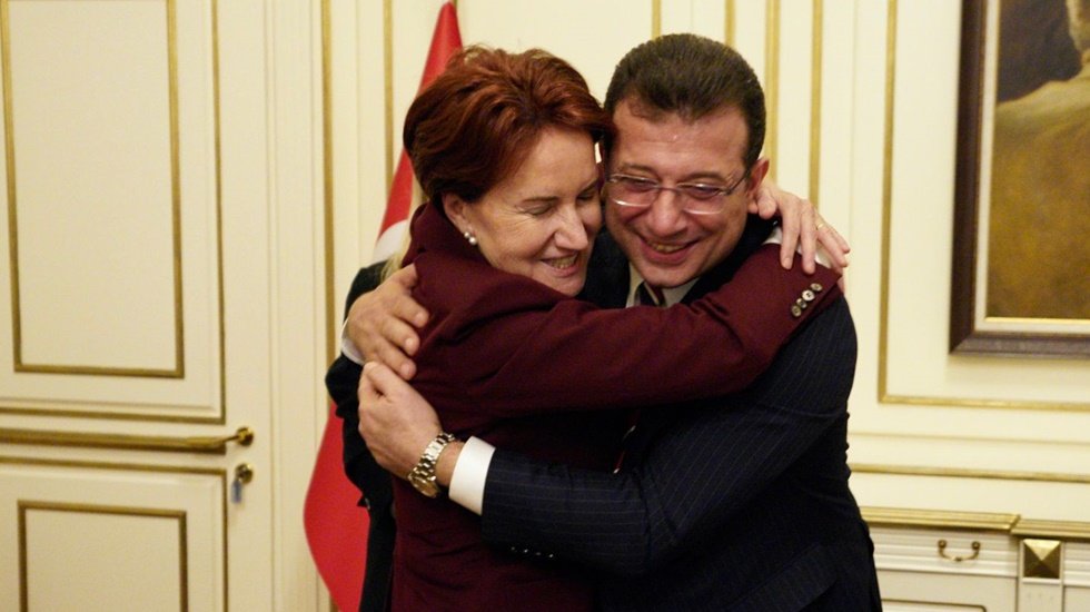 Akşener'in kendisine y&ouml;nelik ifadeleri &uuml;zerine almadığını belirten İmamoğlu, 'meseleyi' abla-kardeş&ccedil;e hallederiz&hellip;