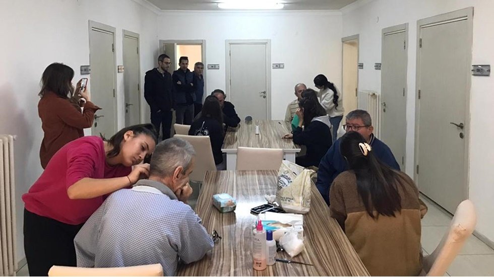 Ayvalık Yaşlı Bakımevi ve &Ouml;zel &Ccedil;ocuklar Eğitimevi&rsquo;nde sosyal sorumluluk projesi