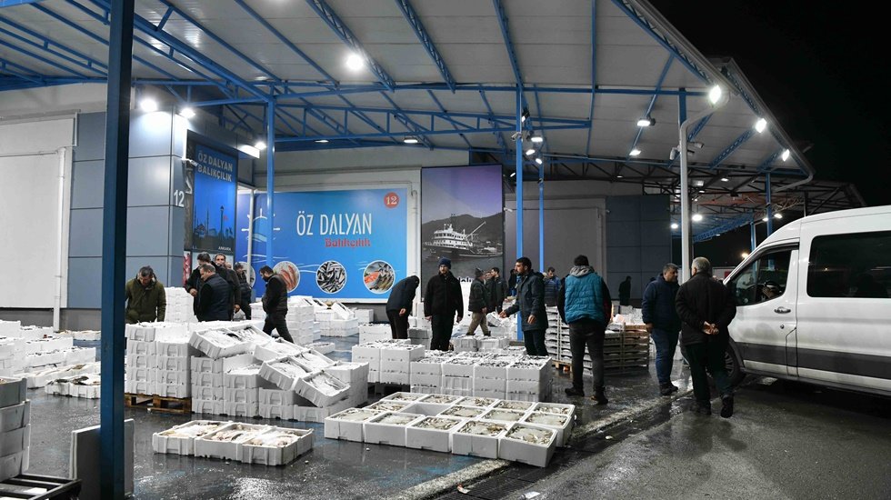 Başkentin Balık Hali barakadan d&uuml;zenli bir tesise kavuştu&hellip;