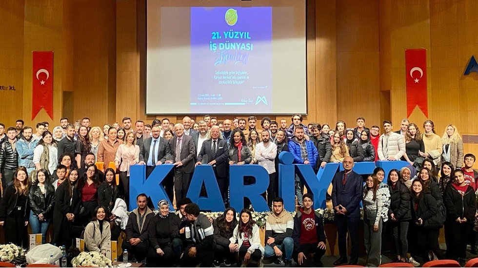 B&uuml;y&uuml;kşehir &lsquo;Kariyer Merkezi&rsquo; gen&ccedil;leri geleceğe hazırlıyor