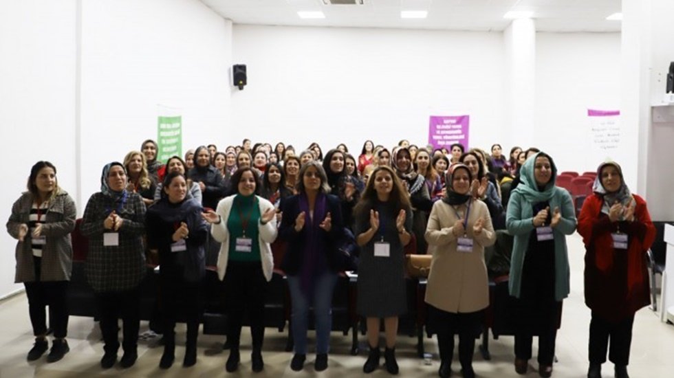 HDP ve Yeşil Sol Parti Kadın Meclisi: "M&uuml;cadeleyi ve &ouml;rg&uuml;tlenmeyi g&uuml;&ccedil;lendirerek kendimizi savunacağız"