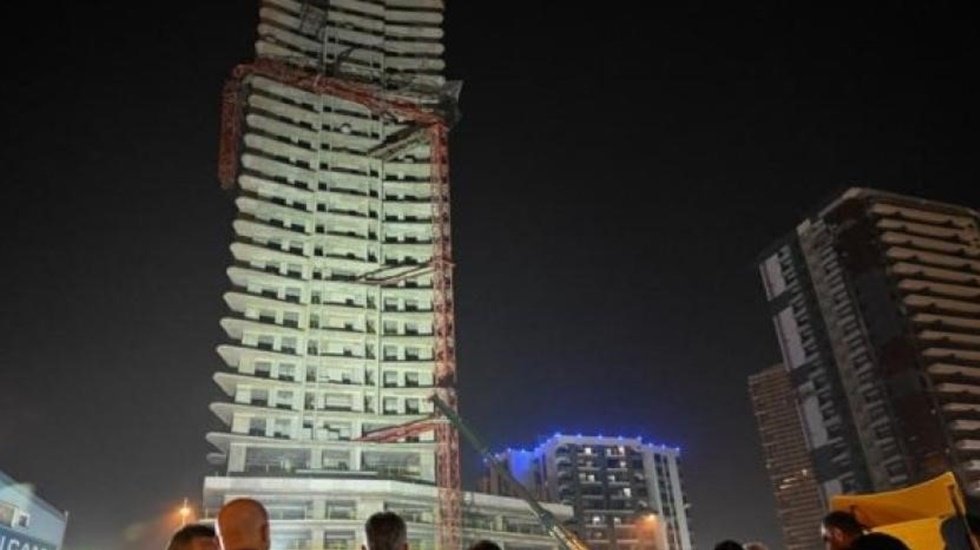 İş&ccedil;iler: Kule vin&ccedil;te yaşanan katliamın su&ccedil;lusu patronlardır