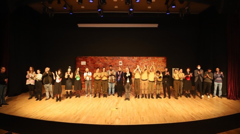 Kartal Belediye Tiyatrosu&rsquo;nun yeni oyunu sahneye konuldu