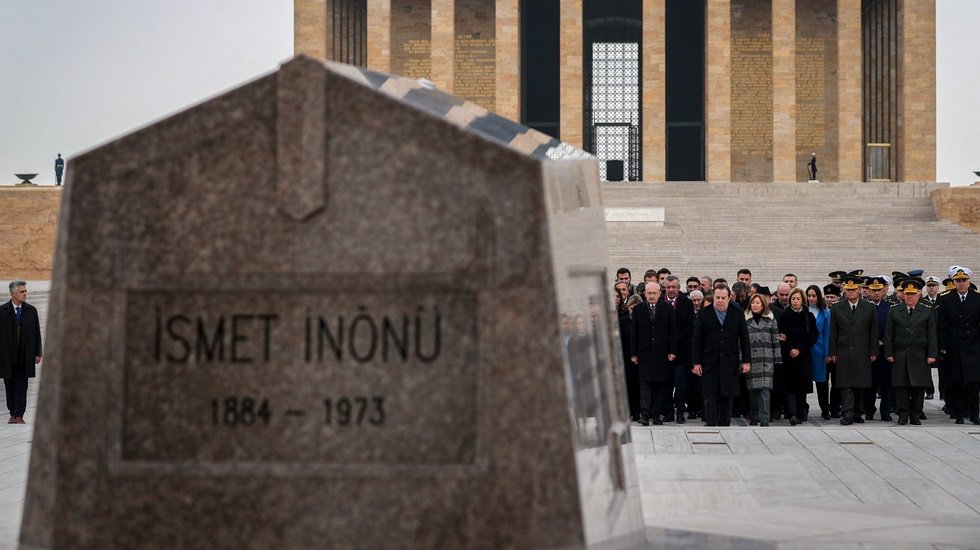 Kılı&ccedil;daroğlu, İsmet İn&ouml;n&uuml;&rsquo;y&uuml; anma t&ouml;renine katıldı