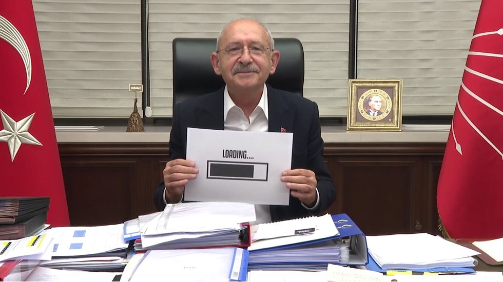 Kılı&ccedil;daroğlu'ndan videolu yeni yıl mesajı: &ldquo;Bay Kemal'i bekleyin&rdquo;