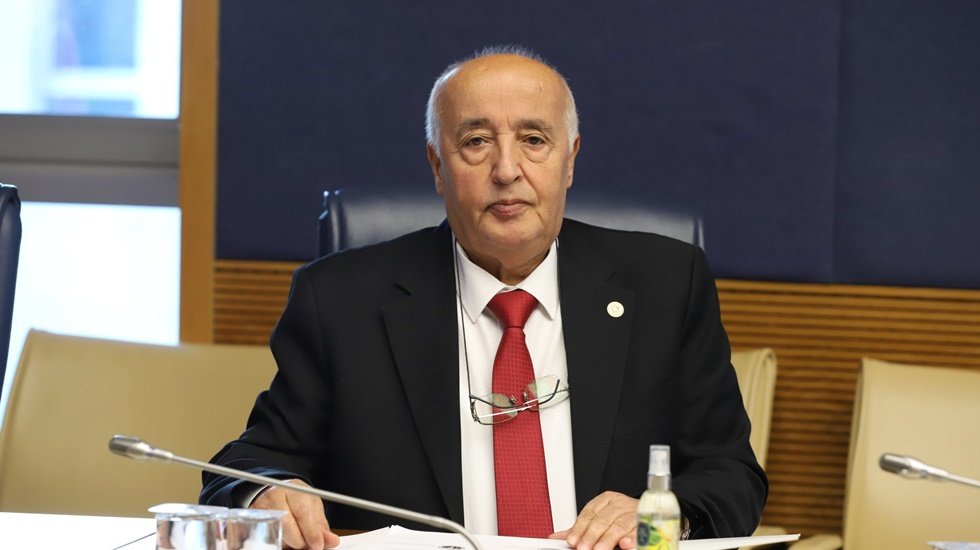 Milletvekili &Ouml;zen&rsquo;e yurtdışına &ccedil;ıkış yasağı