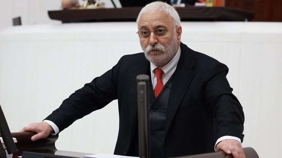Saruhan Olu&ccedil;: Siyasi sorumluluk imar afları nedeniyle de iktidarınızdadır Tayyip Erdoğan!