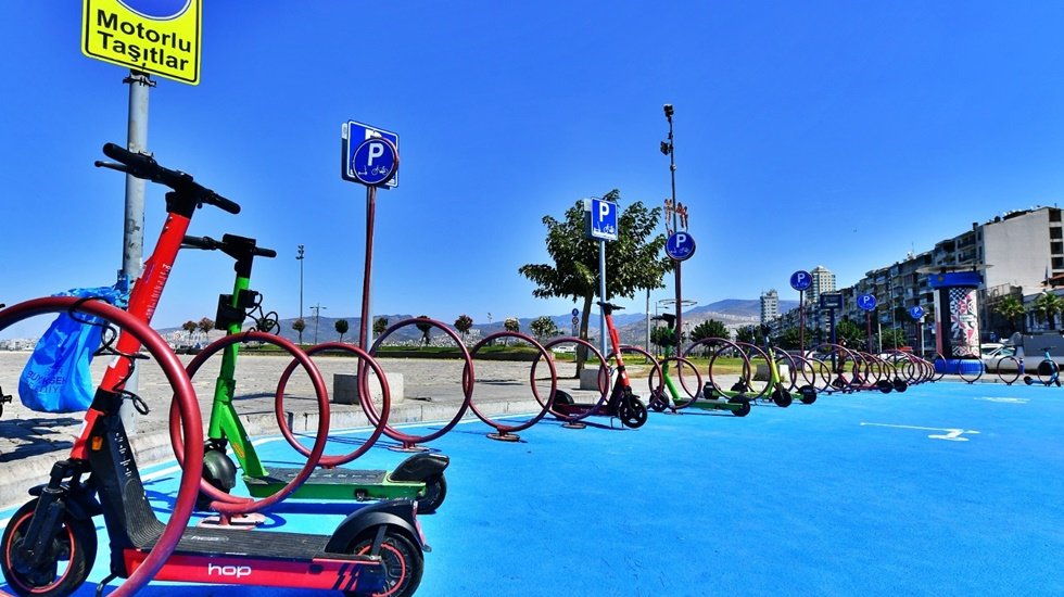 Skuterlerin azami hızı, saatte 20 kilometreye d&uuml;ş&uuml;r&uuml;ld&uuml;.