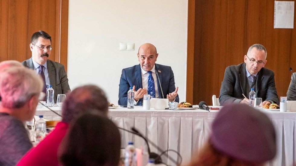 Soyer: &ldquo;Sakin sularda iyi kaptan &ccedil;ıkmıyormuş ben halimden memnunum&rdquo;