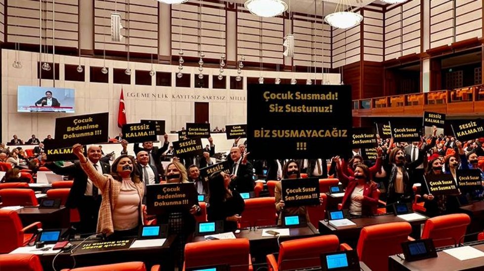 TBMM'de Hiranur Vakfı protestosu