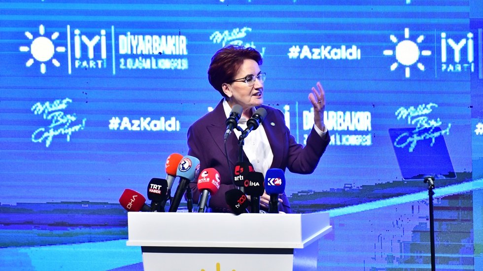 Akşener Diyarbakır'da: "Ben buraya kucaklaşmaya geldim"
