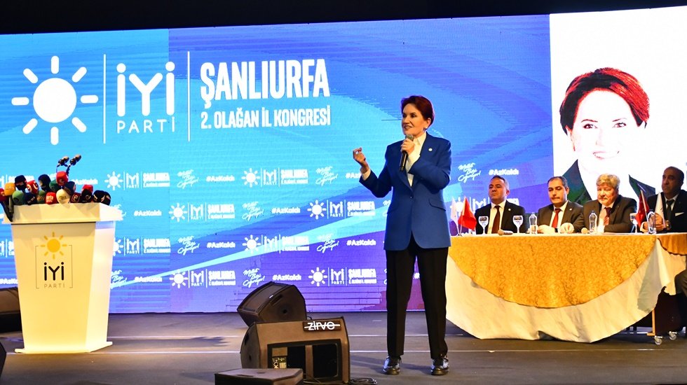 Akşener: &ldquo;Mayıslar bizimdir, yaşasın h&uuml;rriyet, kahrolsun istibdat&rdquo;