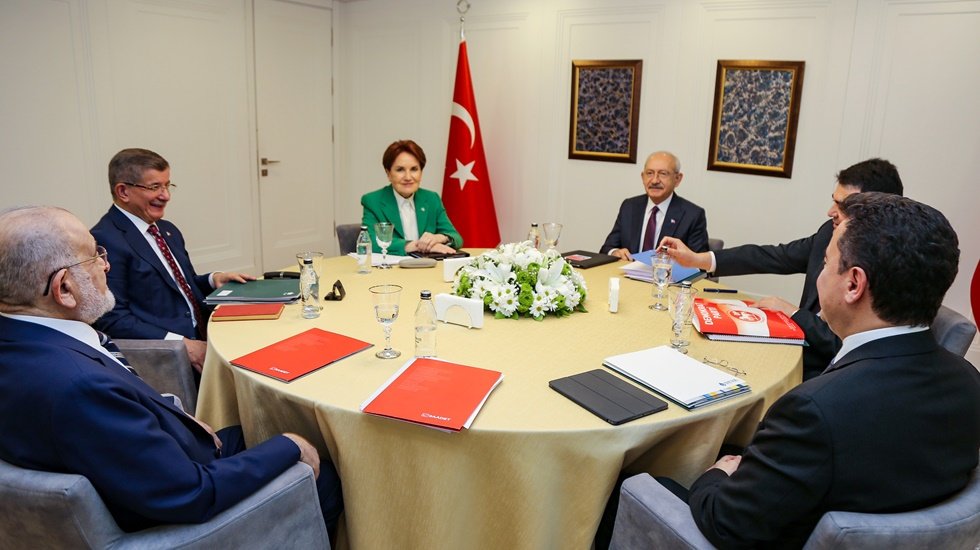 Se&ccedil;im sonu&ccedil;ları sonrası Millet İttifakı liderleri bir araya geldi, toplantı sonrası a&ccedil;ıklama yapılmadı