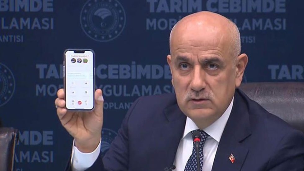 Barut'tan mobil uygulama tepkisi: "Devrim dediler, E-Devlet balonu patladı"