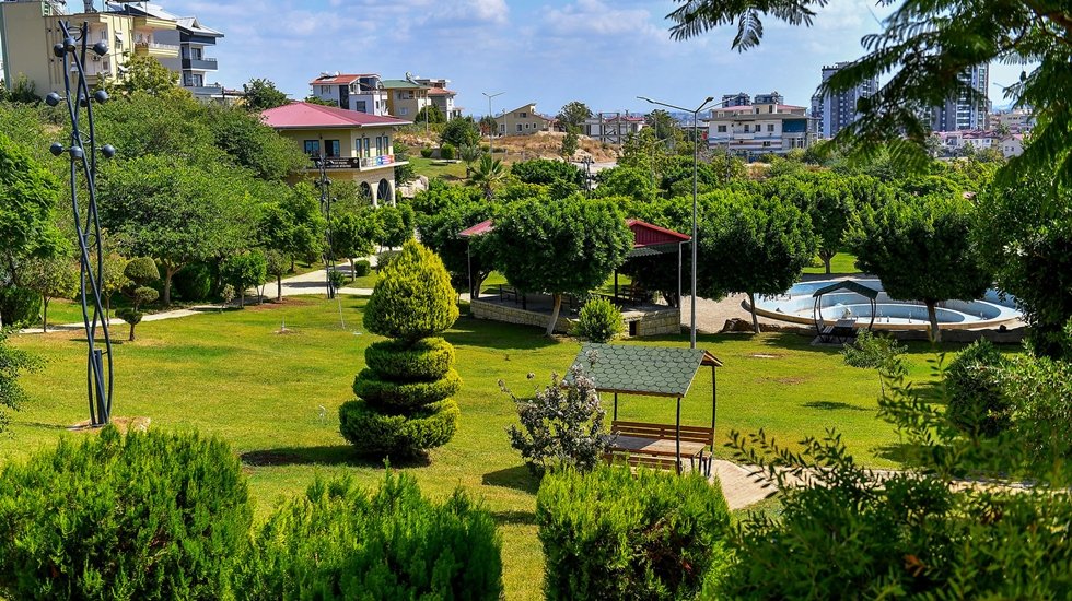 B&uuml;y&uuml;kşehir belediyesi Mersin&rsquo;i daha yeşil ve daha renkli bir kent yapmak i&ccedil;in &ccedil;alışıyor...