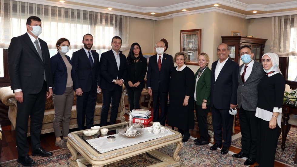 https://yenisoluk.com/uploads/2023/01/chp-den-turkes-in-esine-tam-kadroziyareti
