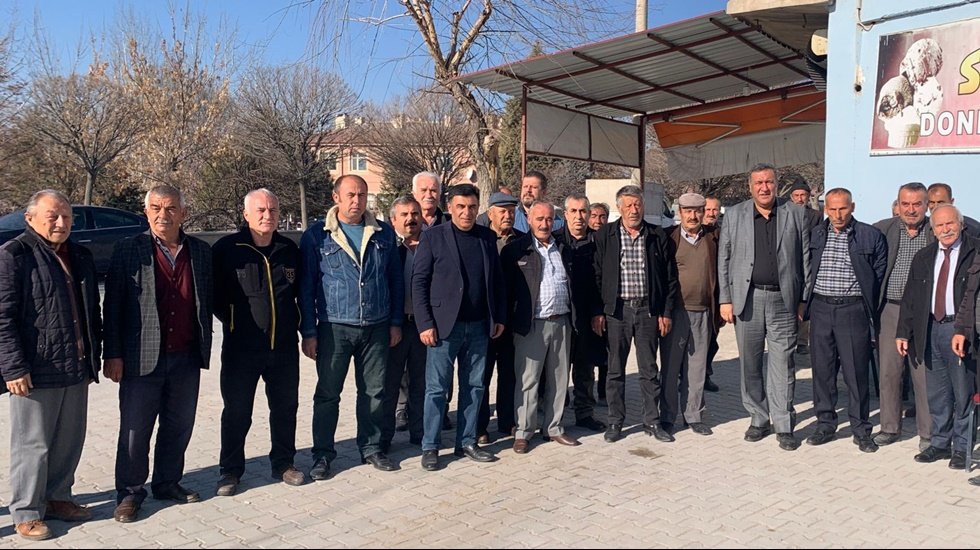&Ccedil;ift&ccedil;i  isyanda: T&uuml;ccara tarlada 3-4 liraya aldığı patates raflarda 15 lira oluyorsa bu sistem değişmeli&hellip;