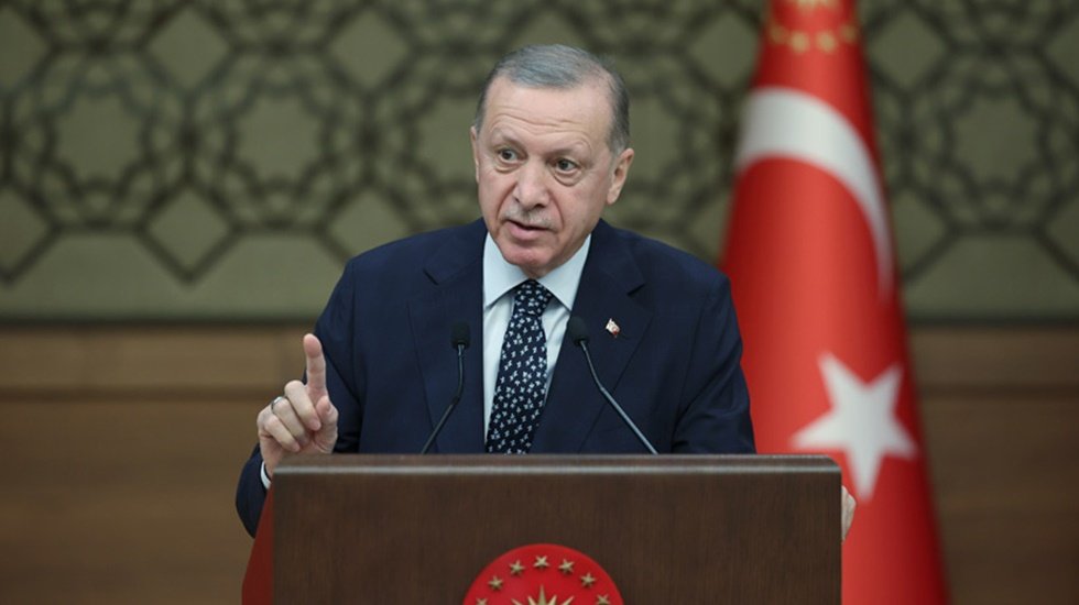 Erdoğan, &uuml;&ccedil; bakanı liste dışında bıraktı...