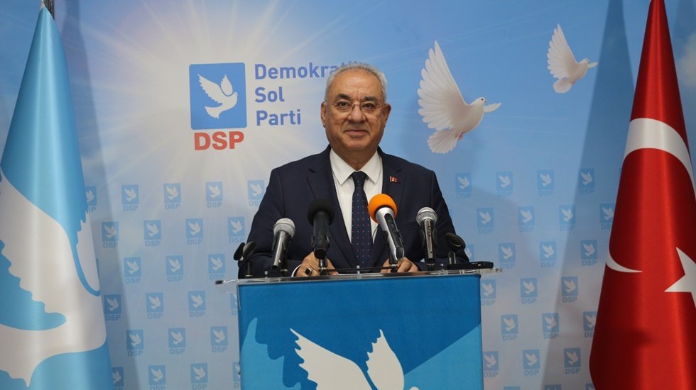 &Ouml;nder Aksakal şeriat&ccedil;ıları aratmadı: İnşallah 14 Mayıs'ta vatanımızı k&uuml;ffara teslim etmeyeceğiz"