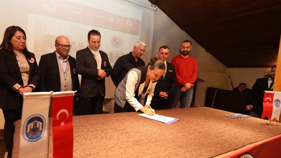 Efes Sel&ccedil;uk&rsquo;ta hi&ccedil;bir &ccedil;ocuk yatağa a&ccedil; girmesin diye &lsquo;iyilik hareketi&rsquo; başladı