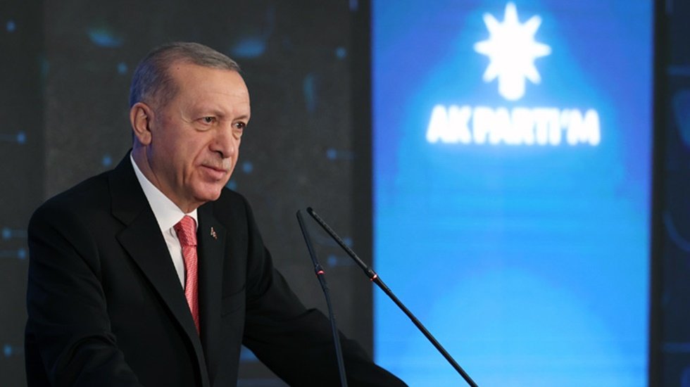Erdoğan 'AKP i&ccedil;indeki gruplaşmadan bıktı, yeni bir sayfa a&ccedil;ıyor' iddiası