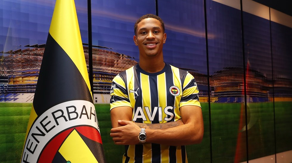 Fenerbahçe Jayden Oosterwolde'yi resmen duyurdu