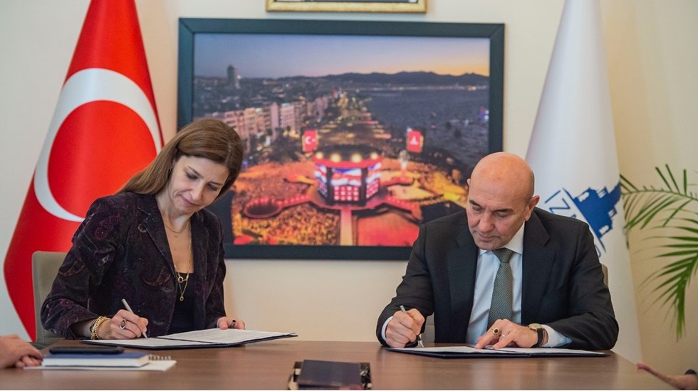 Gen&ccedil;lerin kişisel gelişimi i&ccedil;in Toplum G&ouml;n&uuml;ll&uuml;leri Vakfı ile protokol