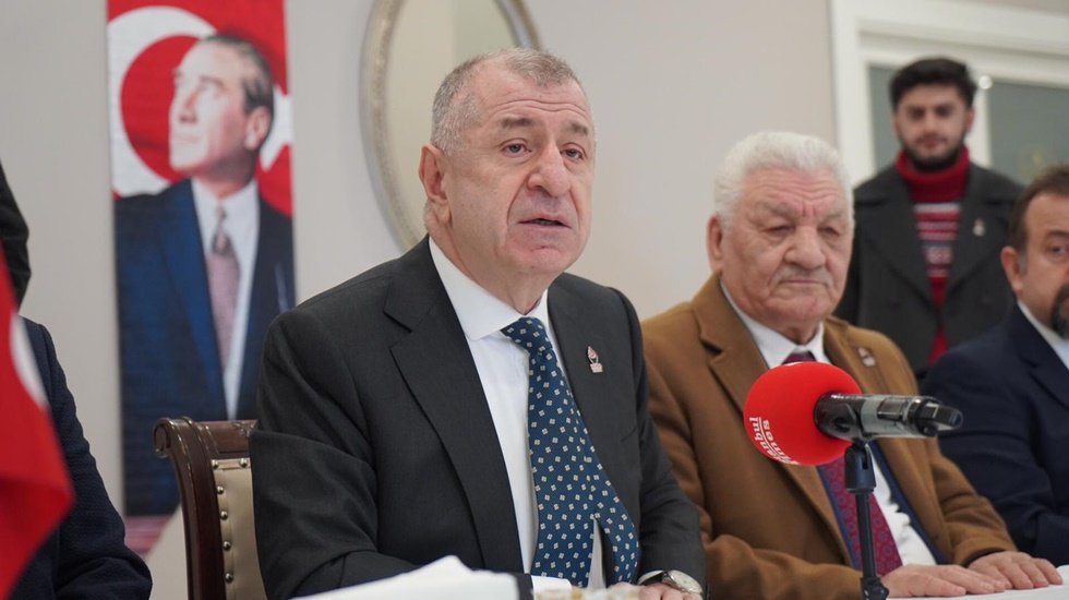İl Sağlık M&uuml;d&uuml;rl&uuml;ğ&uuml; T&uuml;rk&ccedil;e levhaların yanına Arap&ccedil;a da yazılmasını istemiş...