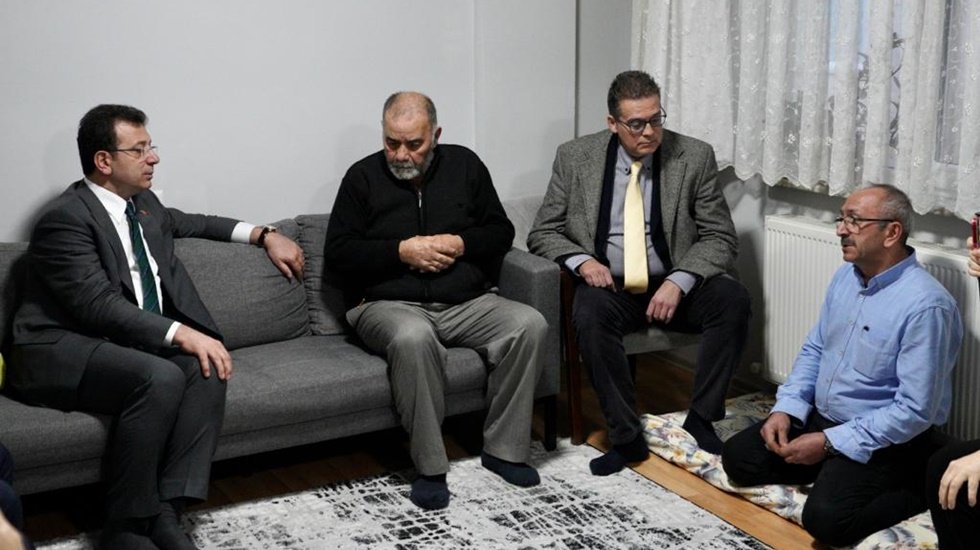 İmamoğlu&rsquo;ndan &ouml;ld&uuml;r&uuml;len Sinan Ateş&rsquo;in ailesine taziye ziyareti