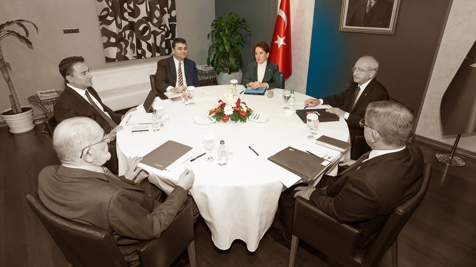 İYİ Parti'nin 6'lı masadaki pazarlığı devam ediyor!