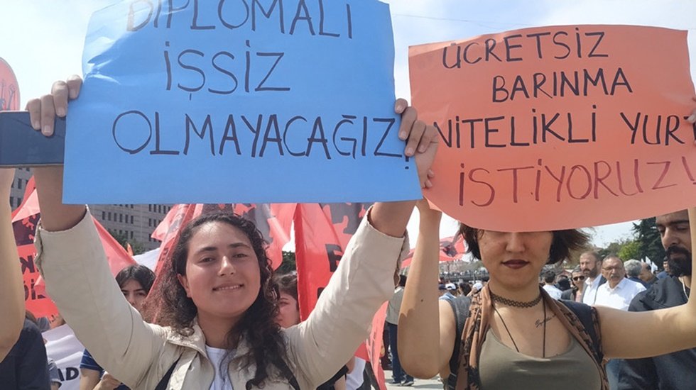 Kadınlardaki&nbsp;işsizlik&nbsp;oranı her yıl artıyor!