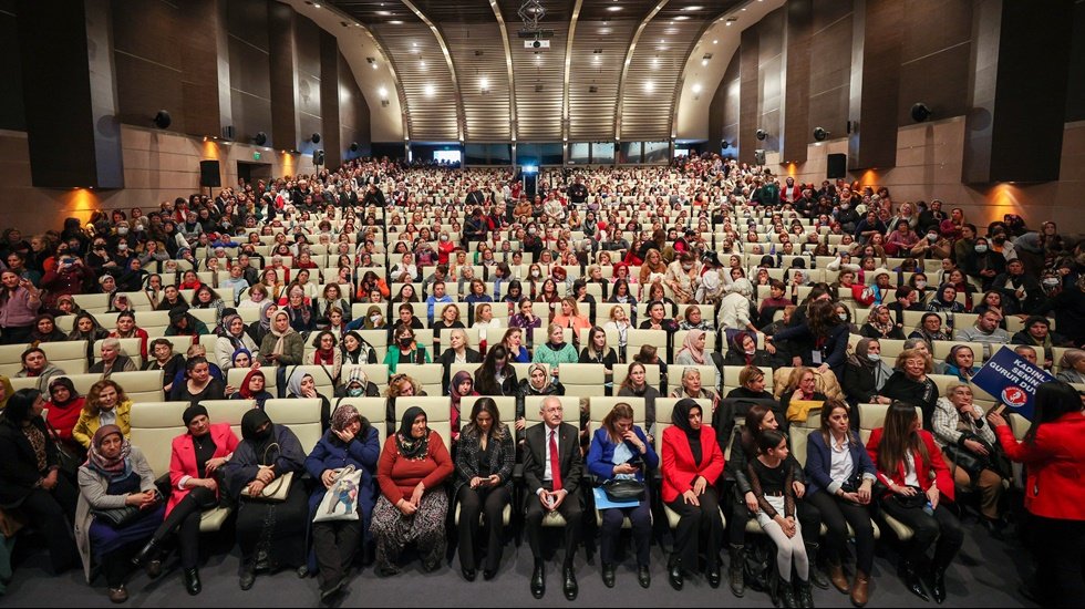 Kemal Kılı&ccedil;daroğlu, Ev Hanımı &ldquo;Kılı&ccedil;daroğlu G&ouml;n&uuml;ll&uuml;leri&rdquo; İle Bir Araya Geldi