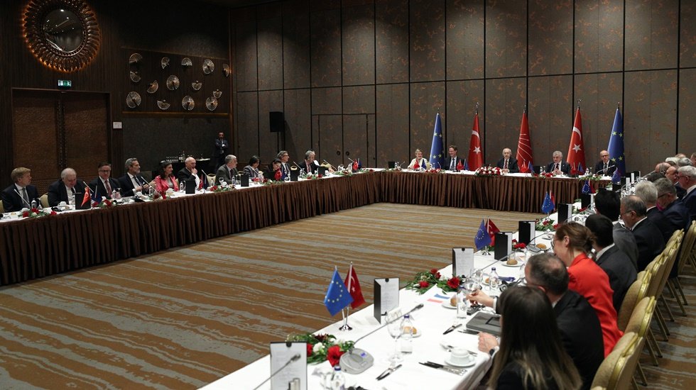 Kılı&ccedil;daroğlu, AB B&uuml;y&uuml;kel&ccedil;ileri ile bir araya geldi