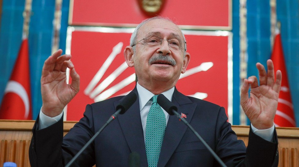 Kılı&ccedil;daroğlu'ndan onlara 'C&uuml;neyt Arkın' g&ouml;ndermesi: 'Ben Kemal, geliyorum!'