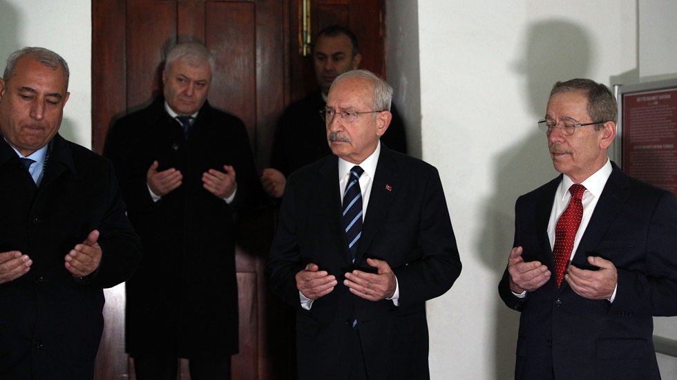 Kılı&ccedil;daroğlu, Seyyid Mahmud Hayrani T&uuml;rbesi&rsquo;ni ziyaret etti