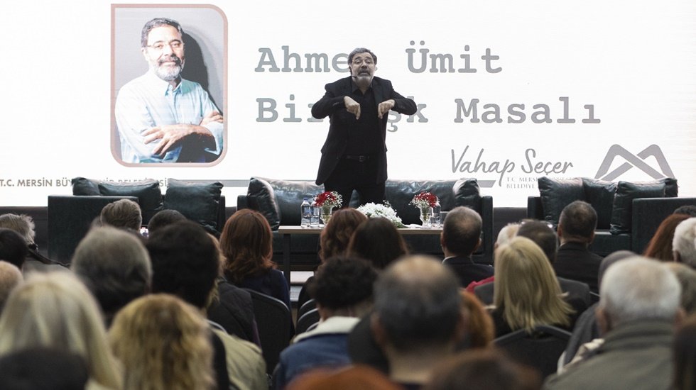 Mersinliler Ahmet &Uuml;mit&rsquo;in &lsquo;Bir Aşk Masalı&rsquo;nı kendisinden dinledi...