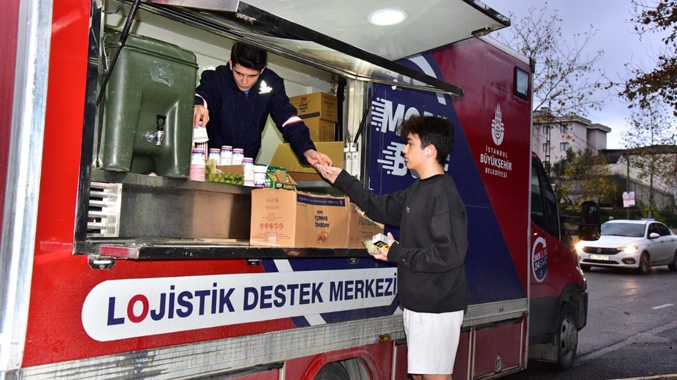 Öğrencilere kahvaltı veren İBB, besin desteğini kentin tamamına yaymayı hedefliyor