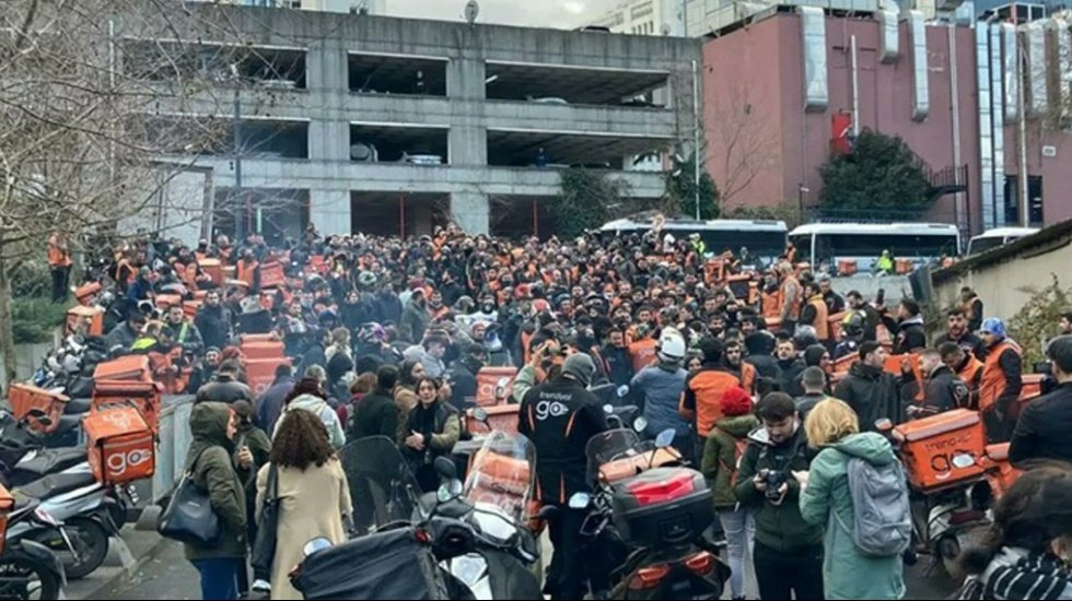 PE Dayanışma Ağı': M&uuml;cadelede geri adım atmayan iş&ccedil;iler kazandı