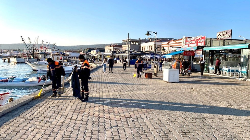 Tarihi Cunda sokakları tertemiz